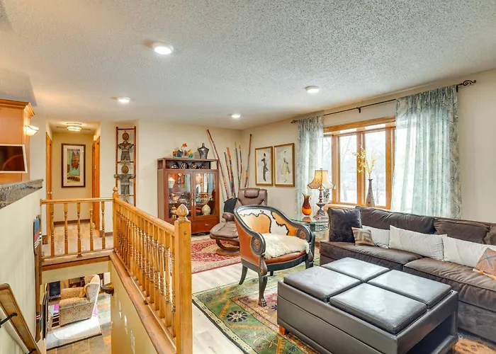 Charming Savage Home W/ Yard: 18 Mi To Minneapolis