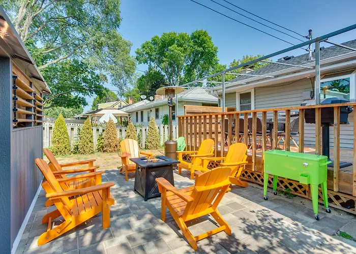 Pet-Friendly Minneapolis Home ~ 8 Mi To Downtown!